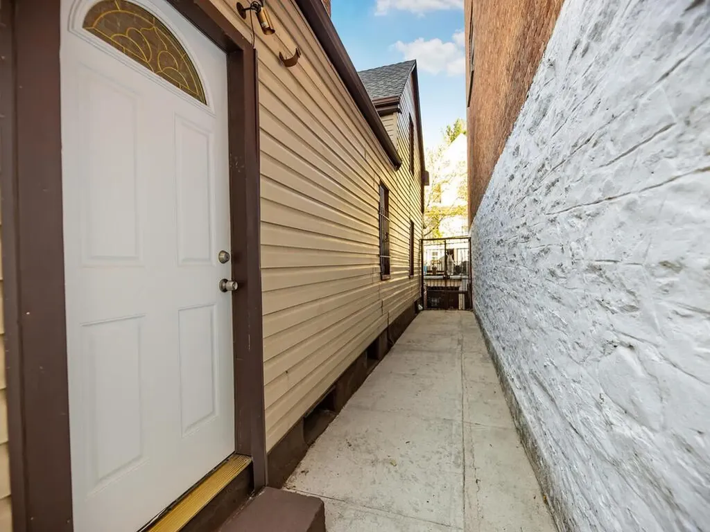 154 Summit Place Bronx NY 10463
