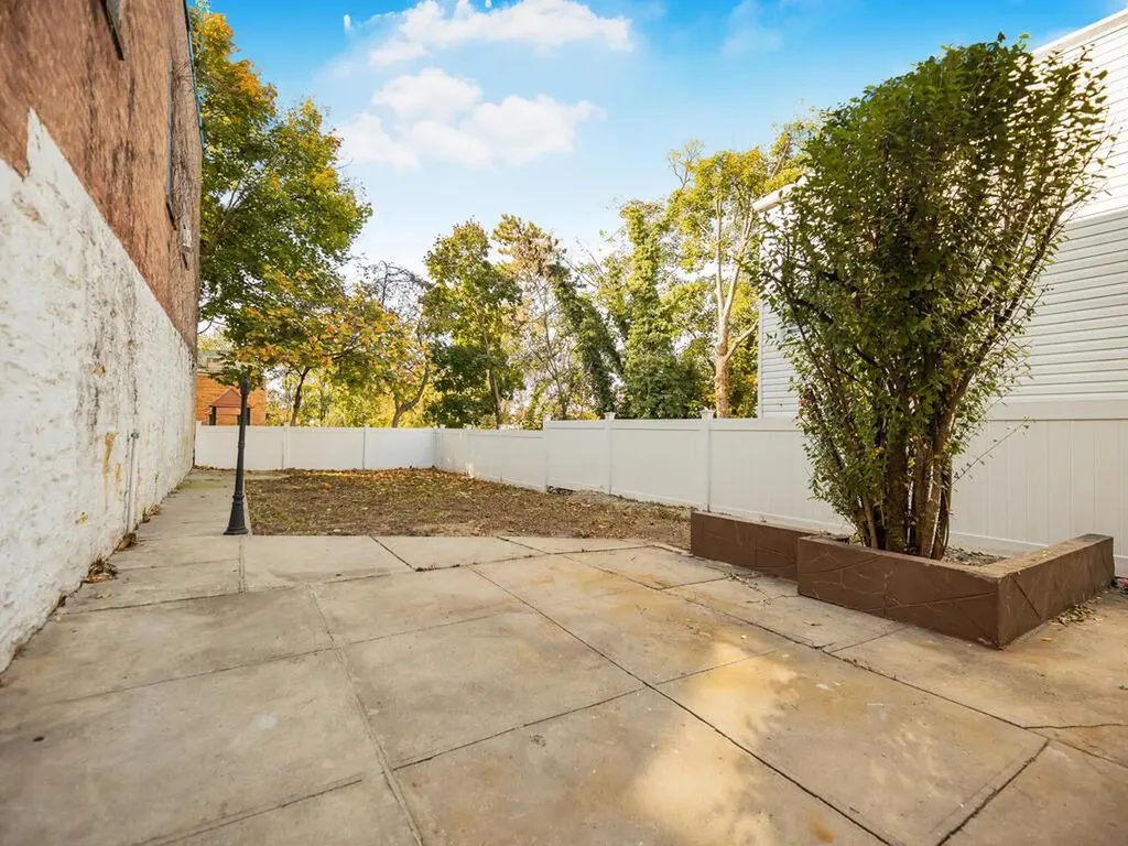 154 Summit Place Bronx NY 10463