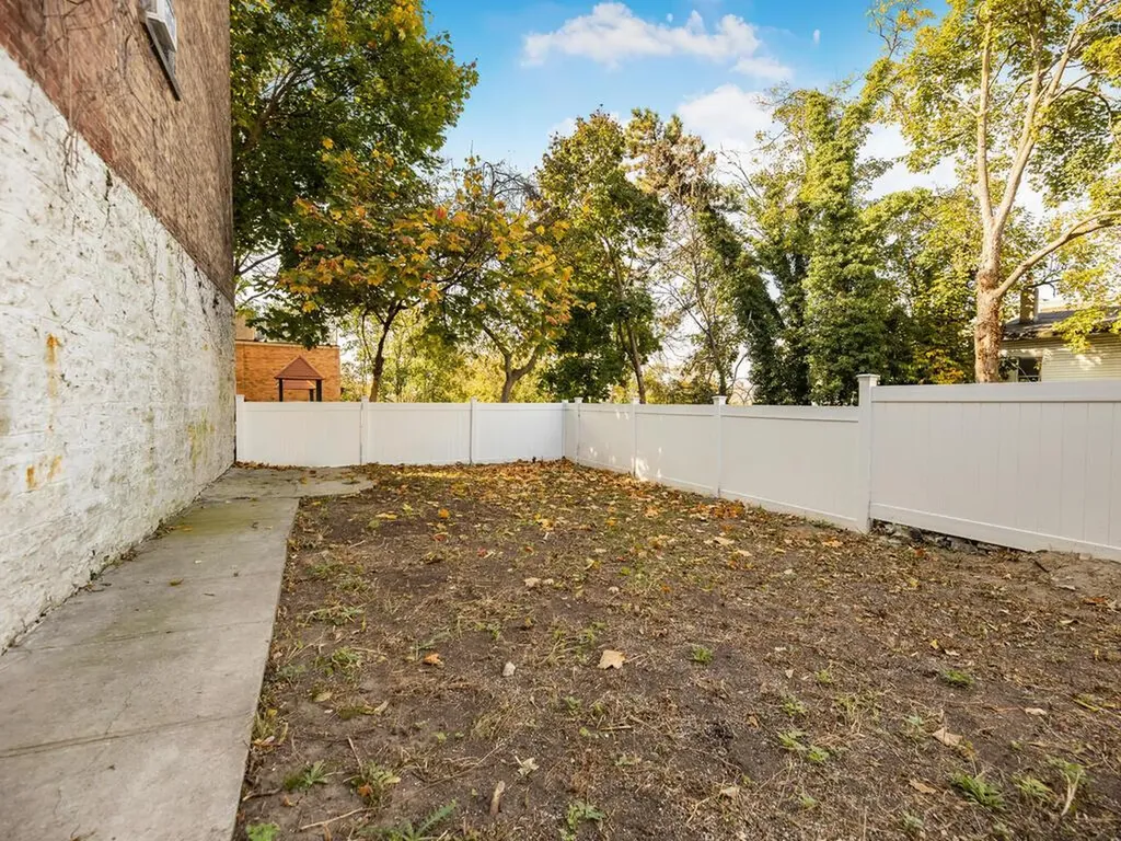 154 Summit Place Bronx NY 10463