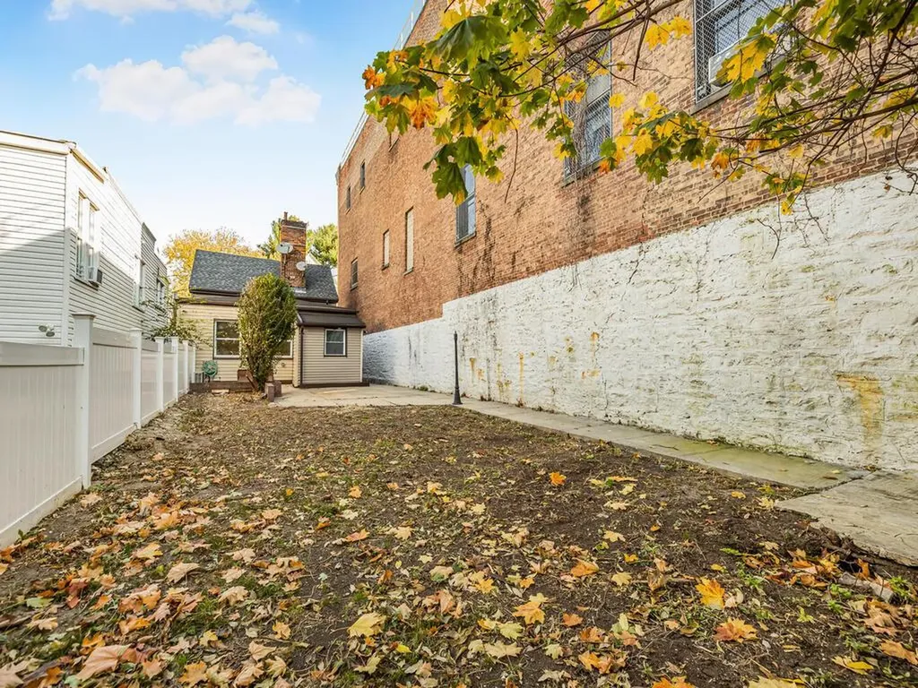 154 Summit Place Bronx NY 10463