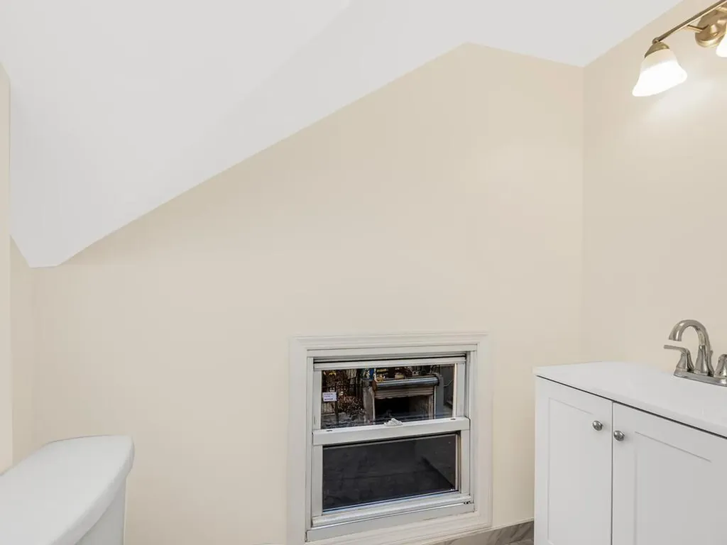 154 Summit Place Bronx NY 10463