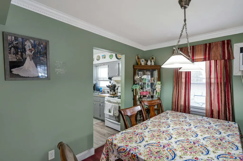 92 S Evergreen Drive Selden NY 11784