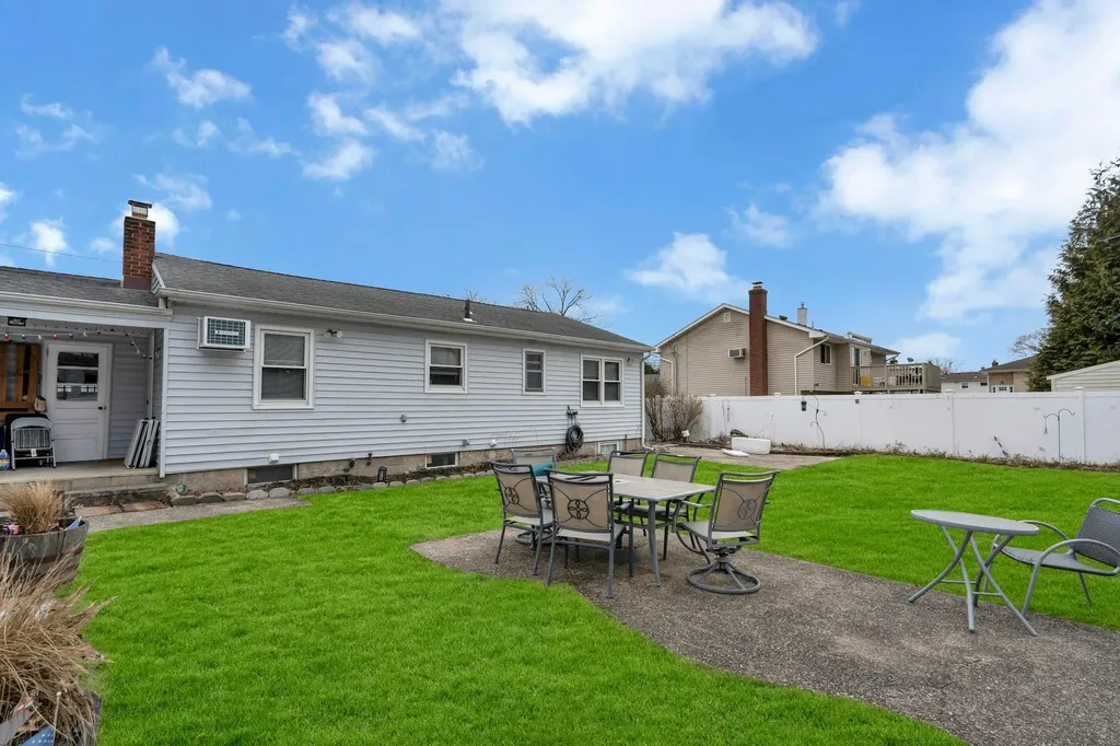 92 S Evergreen Drive Selden NY 11784
