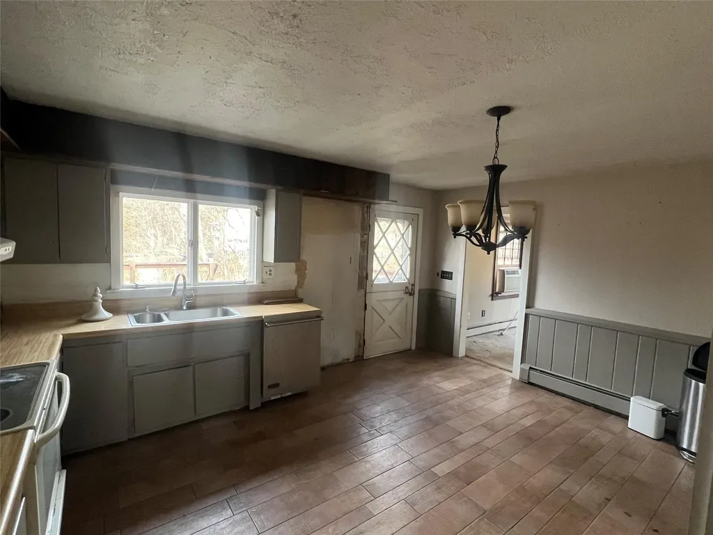 19 Organ Hill Road Poughkeepsie NY 12603