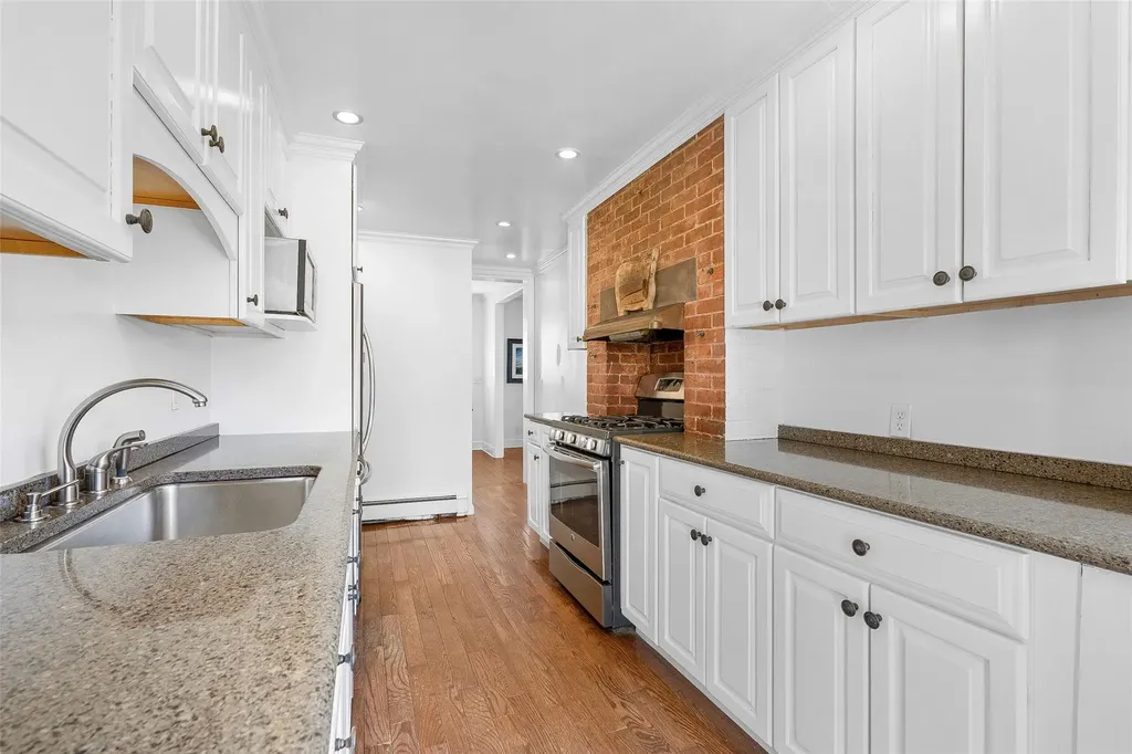 310 Beach Avenue Mamaroneck NY 10543