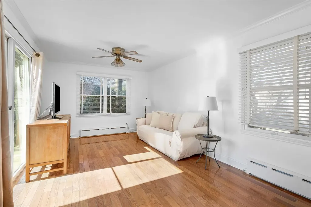 310 Beach Avenue Mamaroneck NY 10543