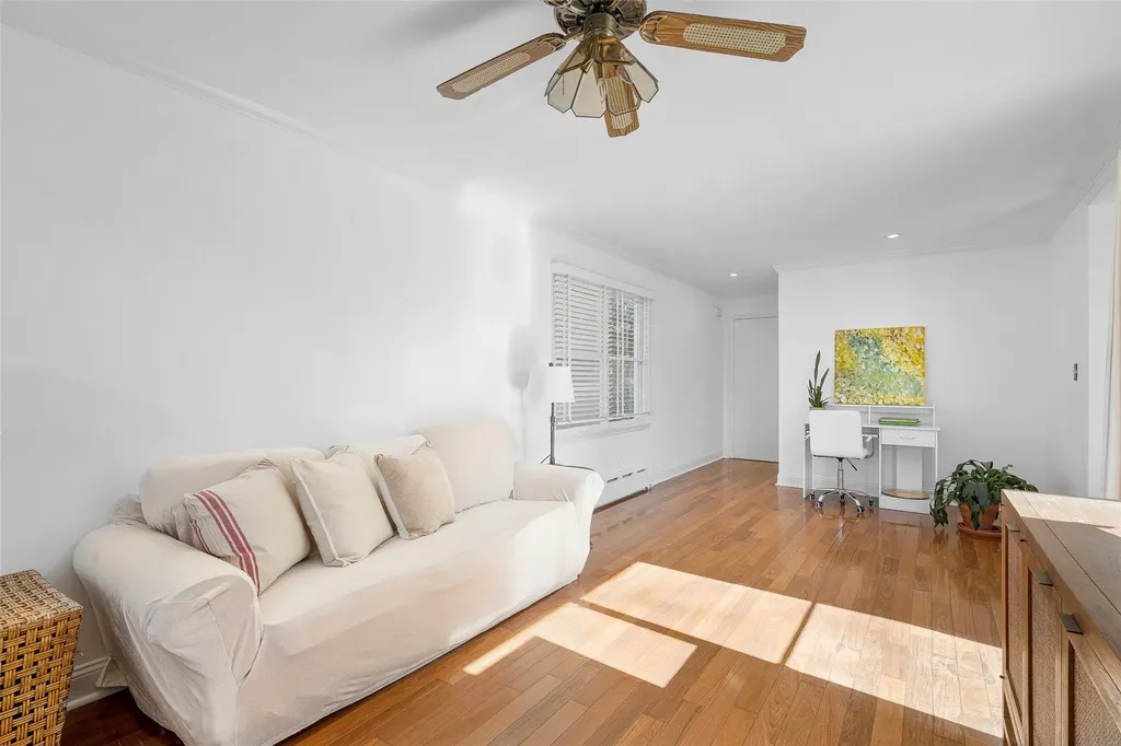 310 Beach Avenue Mamaroneck NY 10543