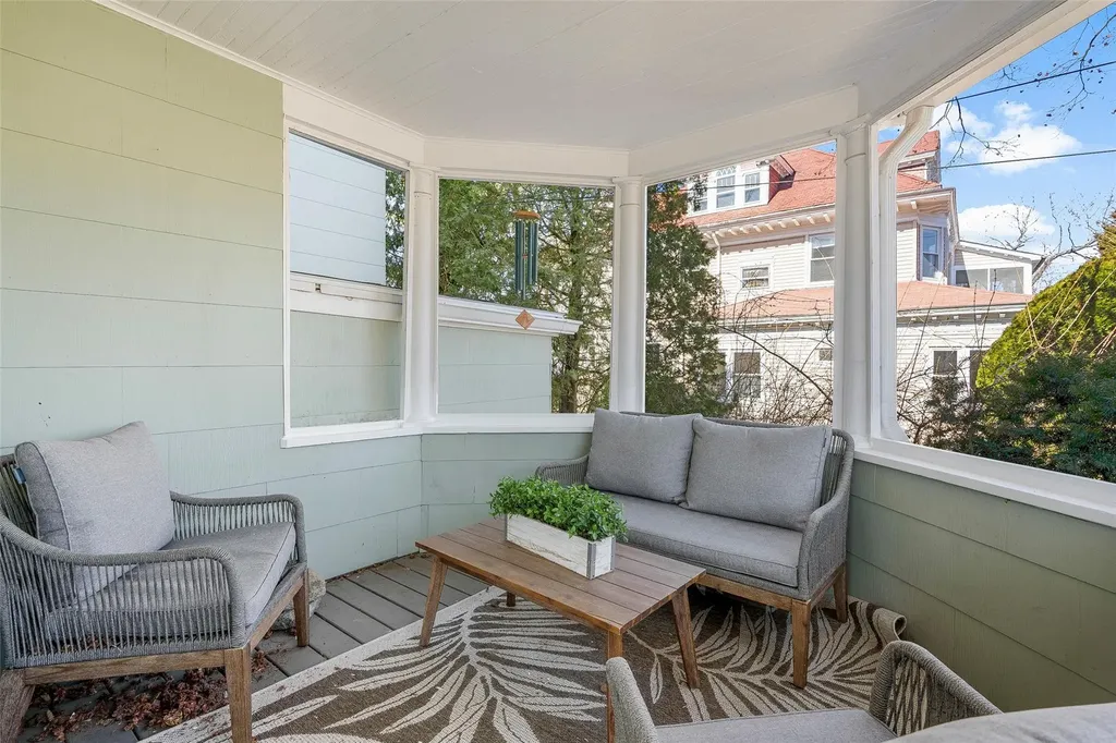 310 Beach Avenue Mamaroneck NY 10543