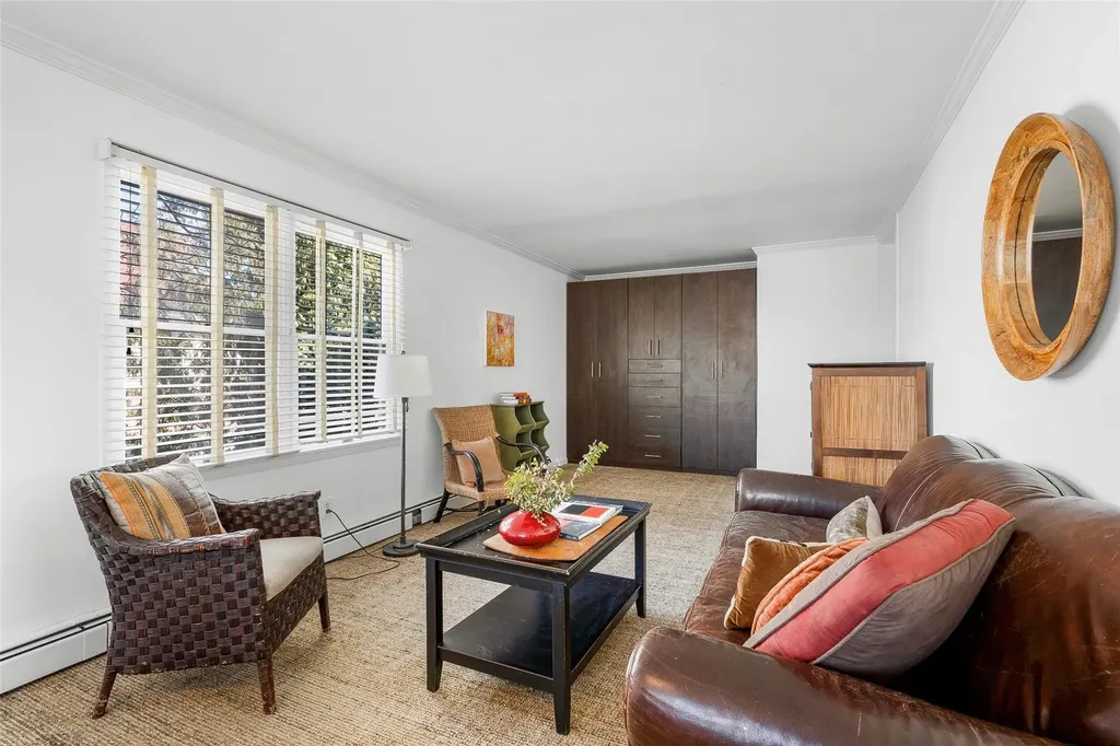 310 Beach Avenue Mamaroneck NY 10543