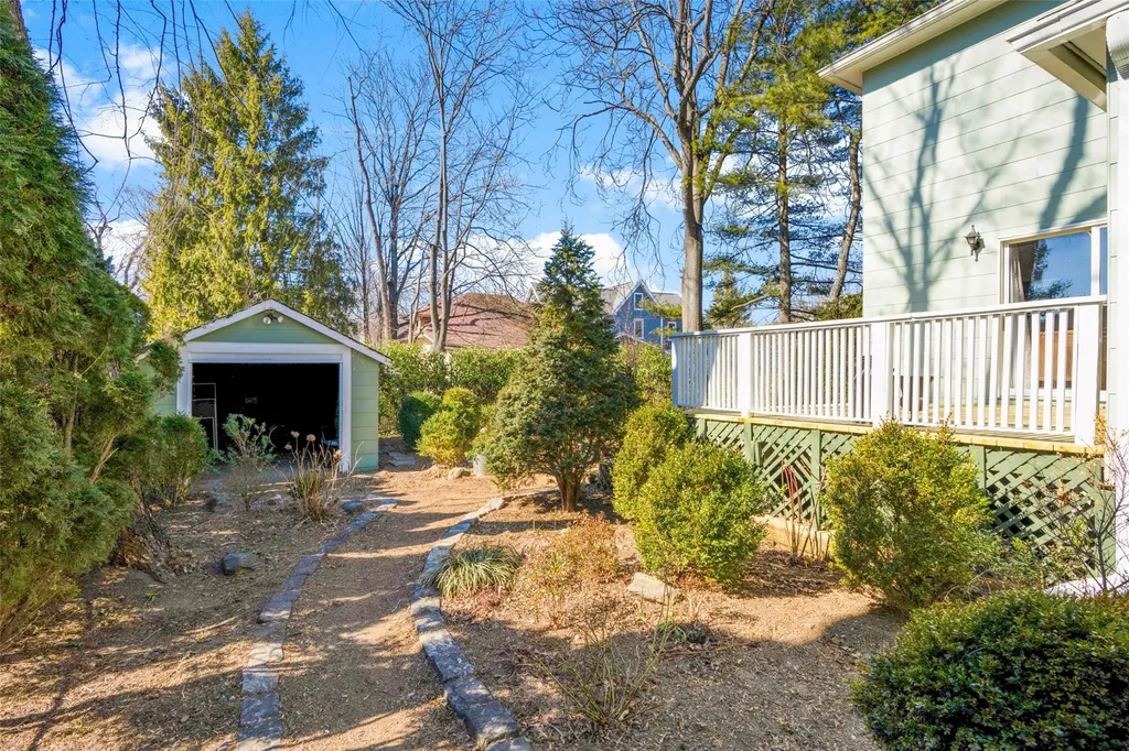 310 Beach Avenue Mamaroneck NY 10543