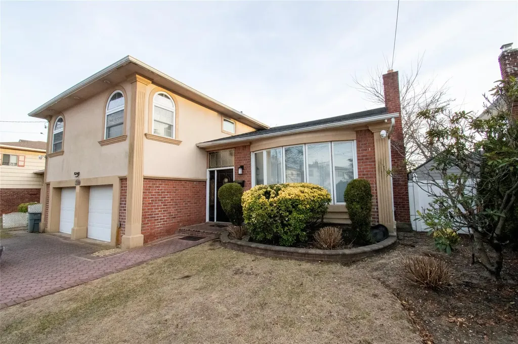 752 Bonnie Drive Baldwin NY 11510