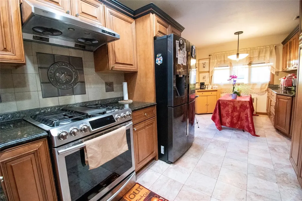 752 Bonnie Drive Baldwin NY 11510
