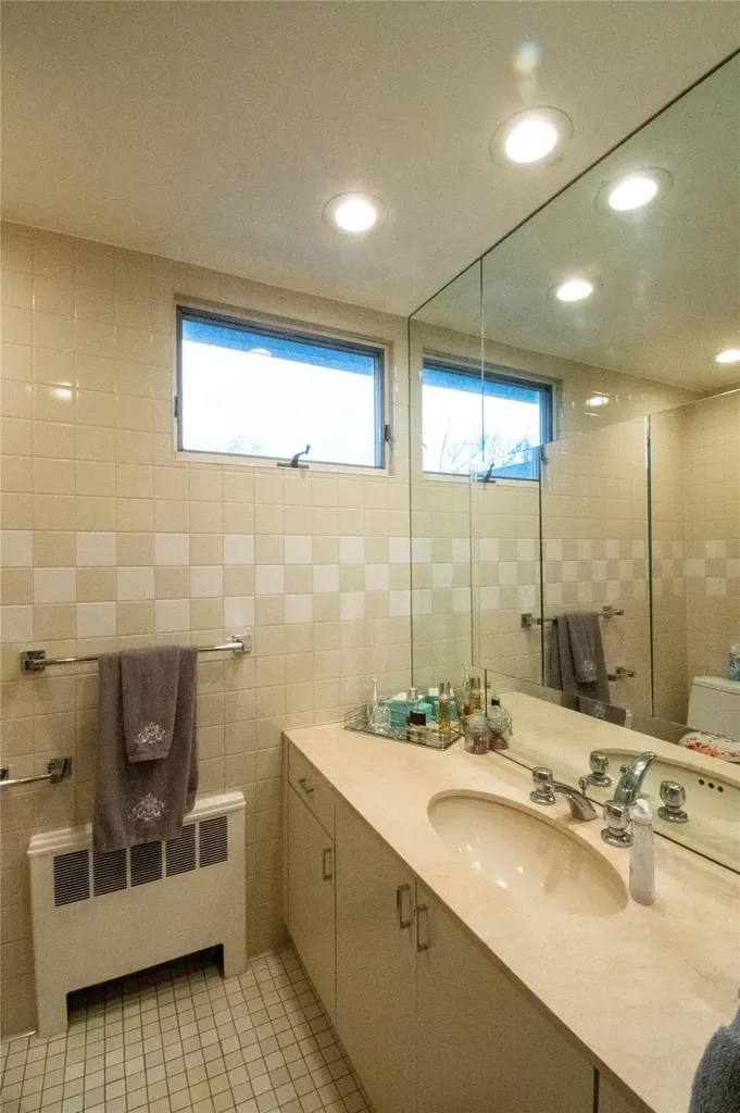 752 Bonnie Drive Baldwin NY 11510