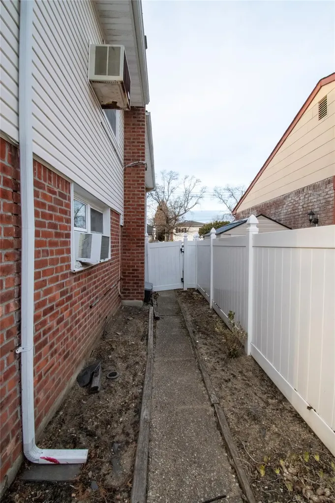 752 Bonnie Drive Baldwin NY 11510