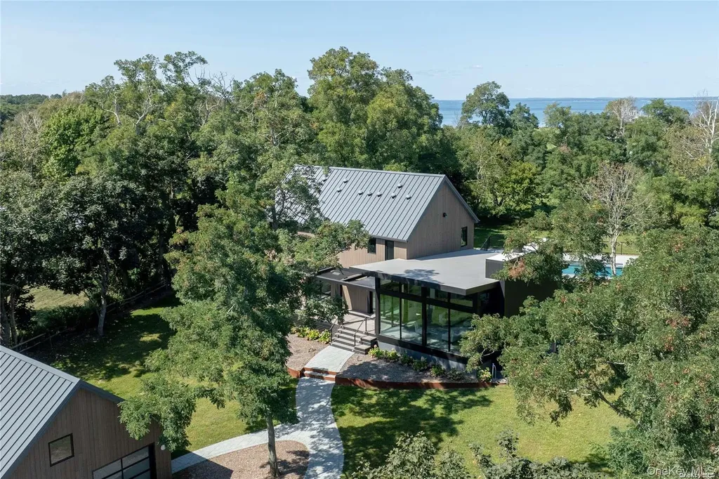 290 Windward Road Orient NY 11957