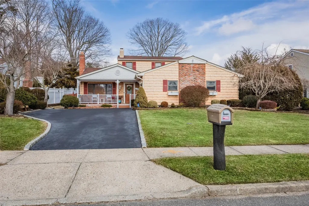 11 Bobann Drive Nesconset NY 11767