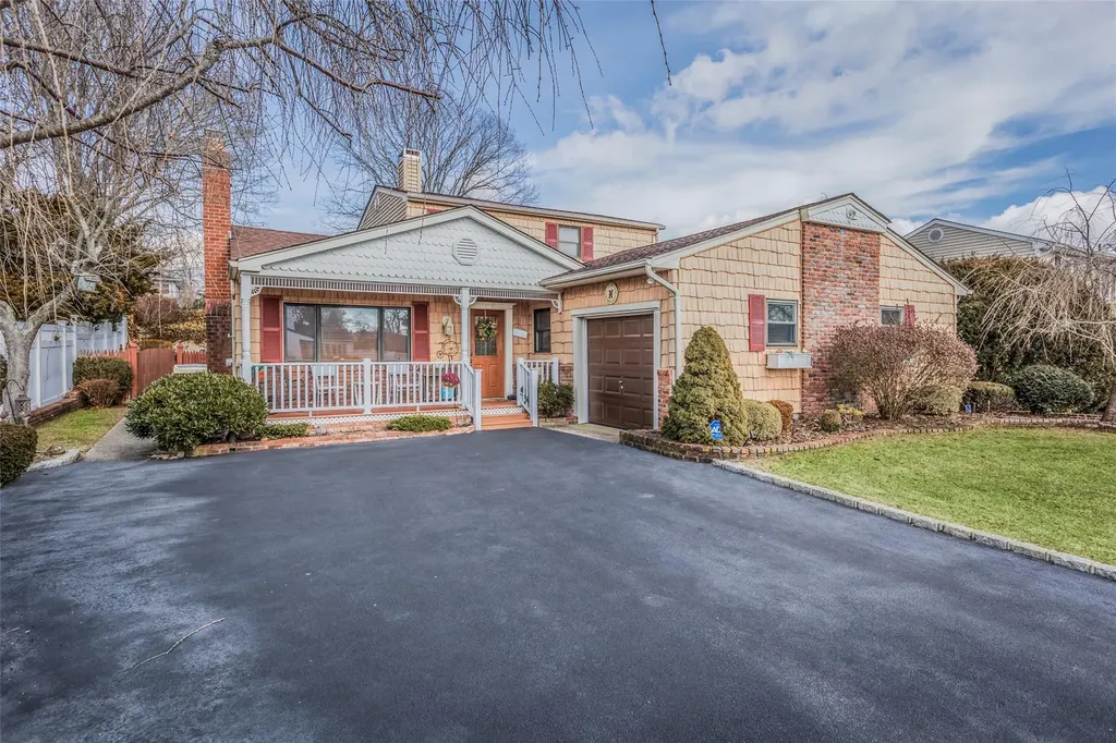11 Bobann Drive Nesconset NY 11767
