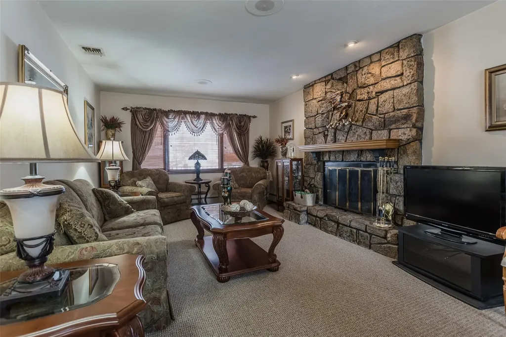 11 Bobann Drive Nesconset NY 11767