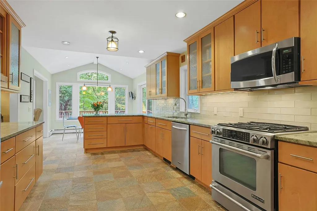 60 Cross Ridge Road Chappaqua NY 10514