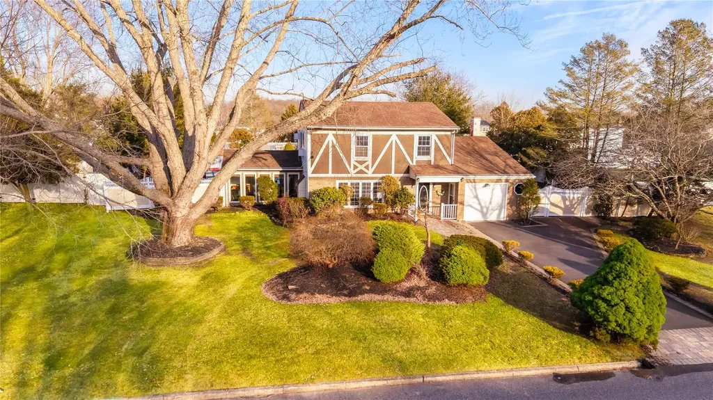 36 Orleans Green Brookhaven NY 11727