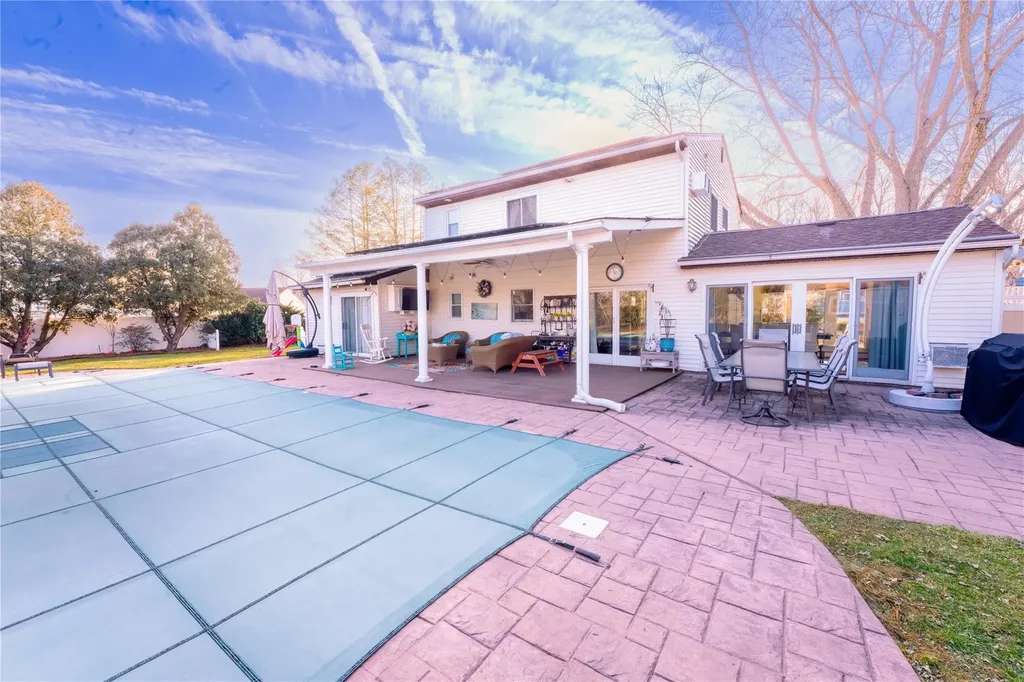 36 Orleans Green Coram NY 11727