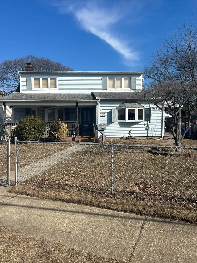 4 William Street Copiague NY 11726