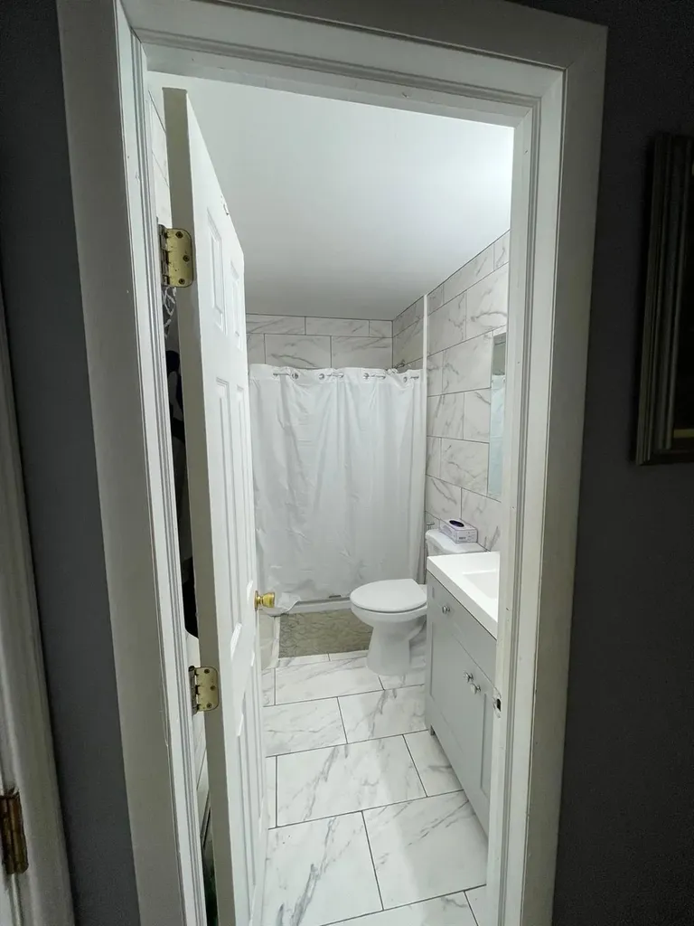 48 Matthews Avenue West Babylon NY 11704