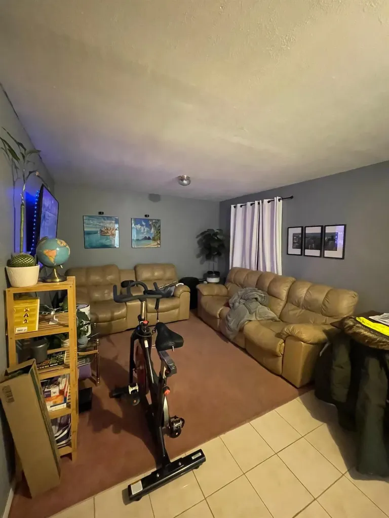48 Matthews Avenue West Babylon NY 11704