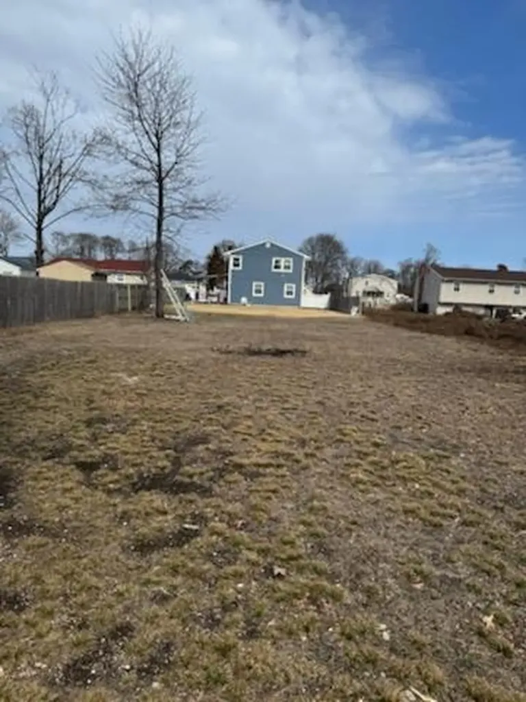 48 Matthews Avenue West Babylon NY 11704
