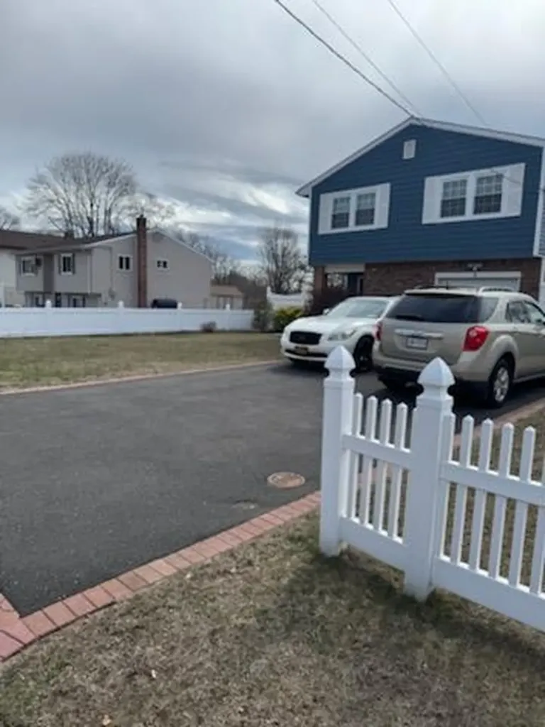 48 Matthews Avenue West Babylon NY 11704