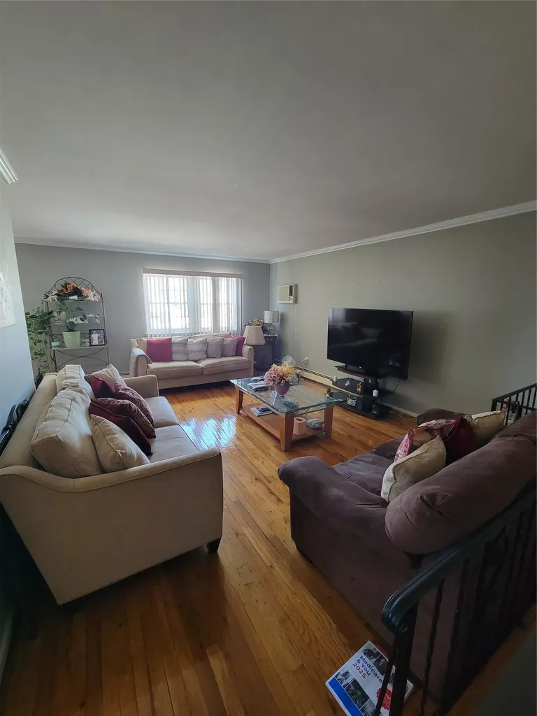 48 Matthews Avenue West Babylon NY 11704