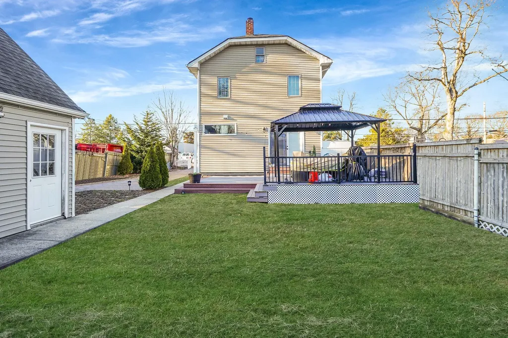 62 Moffitt Boulevard East Islip NY 11730
