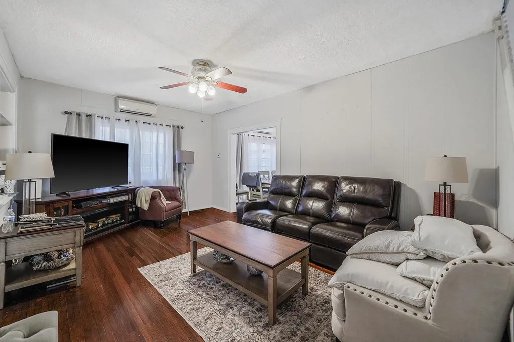 62 Moffitt Boulevard East Islip NY 11730