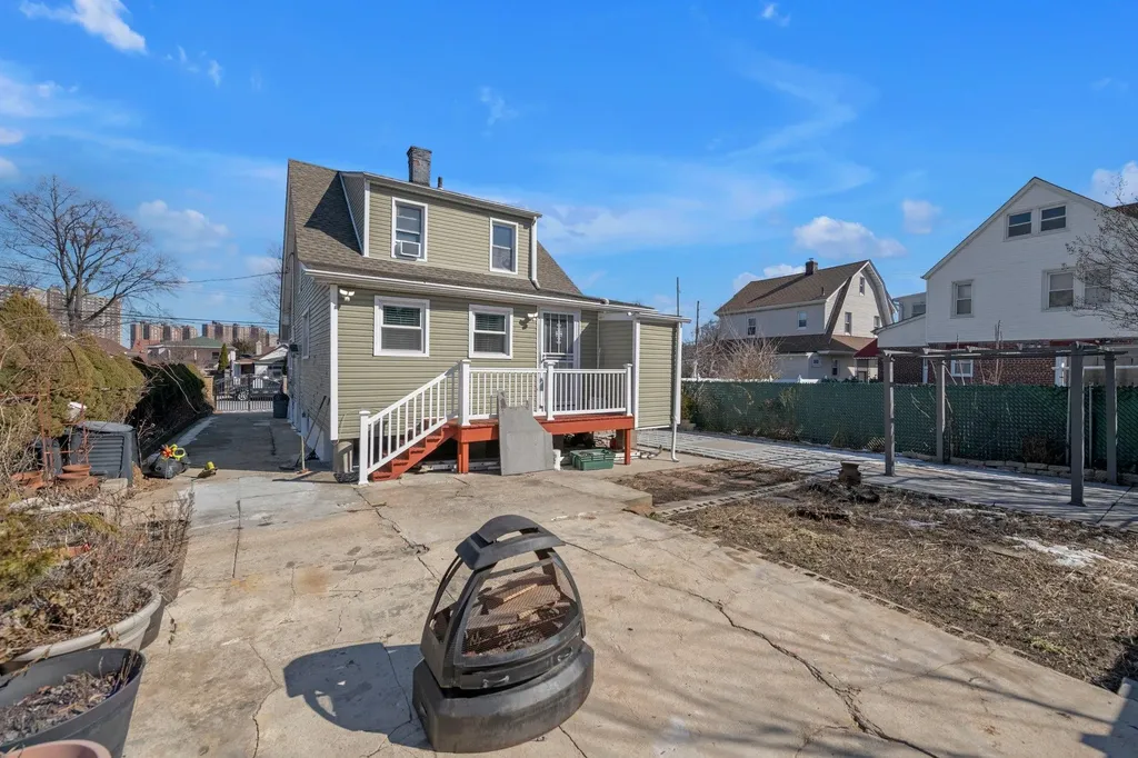 2809 Wickham Avenue Bronx NY 10469