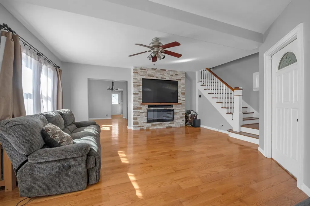 2809 Wickham Avenue Bronx NY 10469