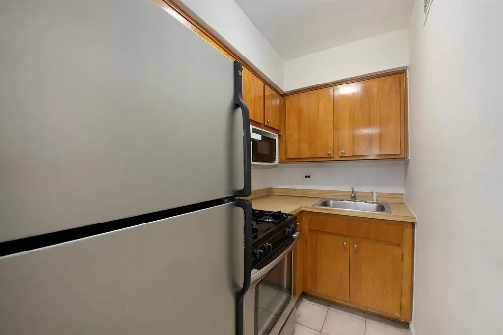 5235 Post Road Bronx NY 10471