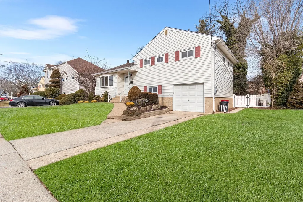 2663 Elm Drive North Bellmore NY 11710