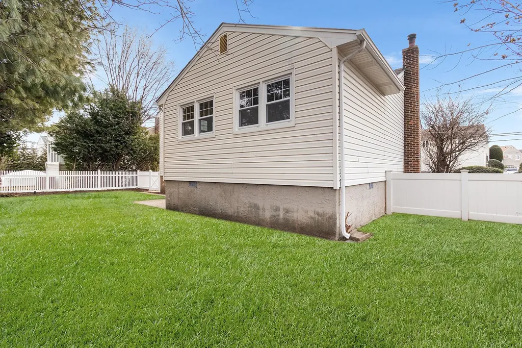 2663 Elm Drive North Bellmore NY 11710
