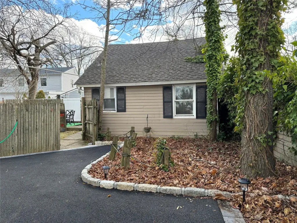 78 Scudder Avenue Copiague NY 11726
