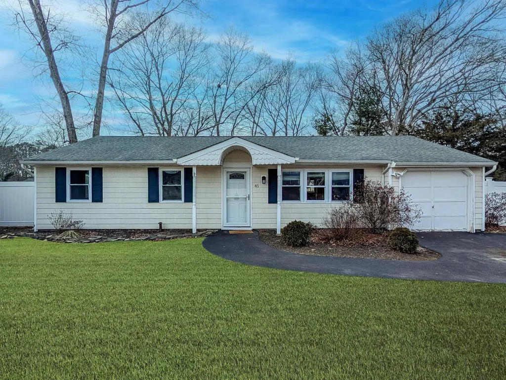 45 Ridge Haven Drive Brookhaven NY 11961