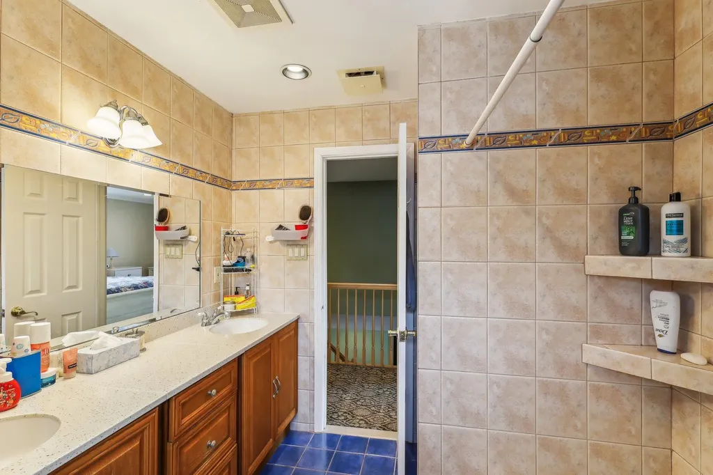 5 Pound Ridge Road Plainview NY 11803