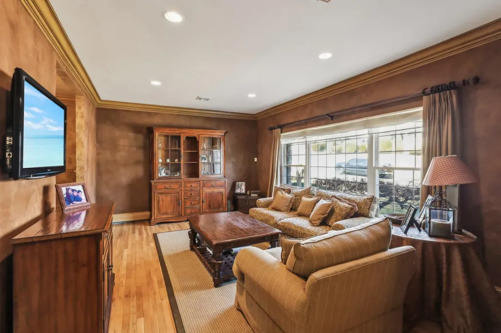 5 Pound Ridge Road Plainview NY 11803