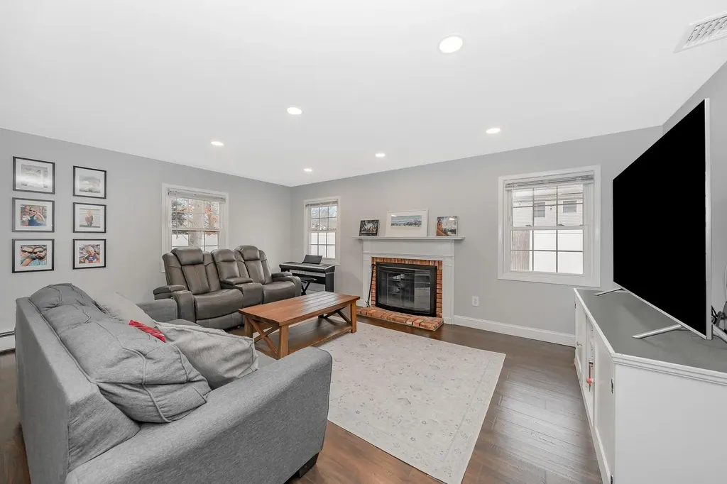 4 Pennaquid Road Coram NY 11727