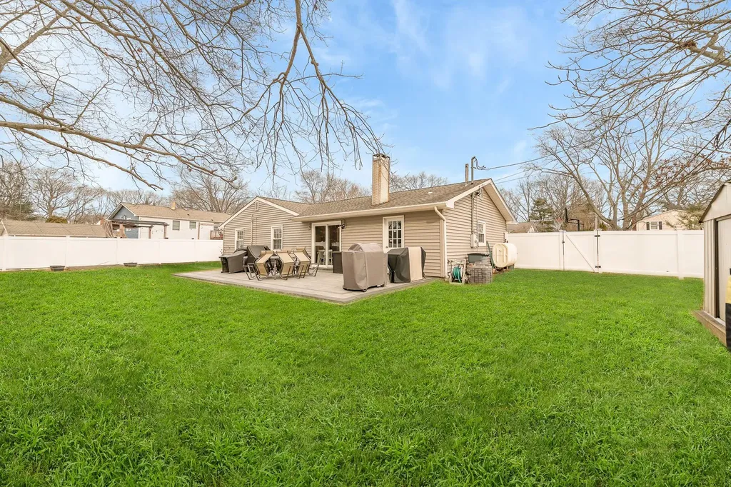 4 Pennaquid Road Coram NY 11727