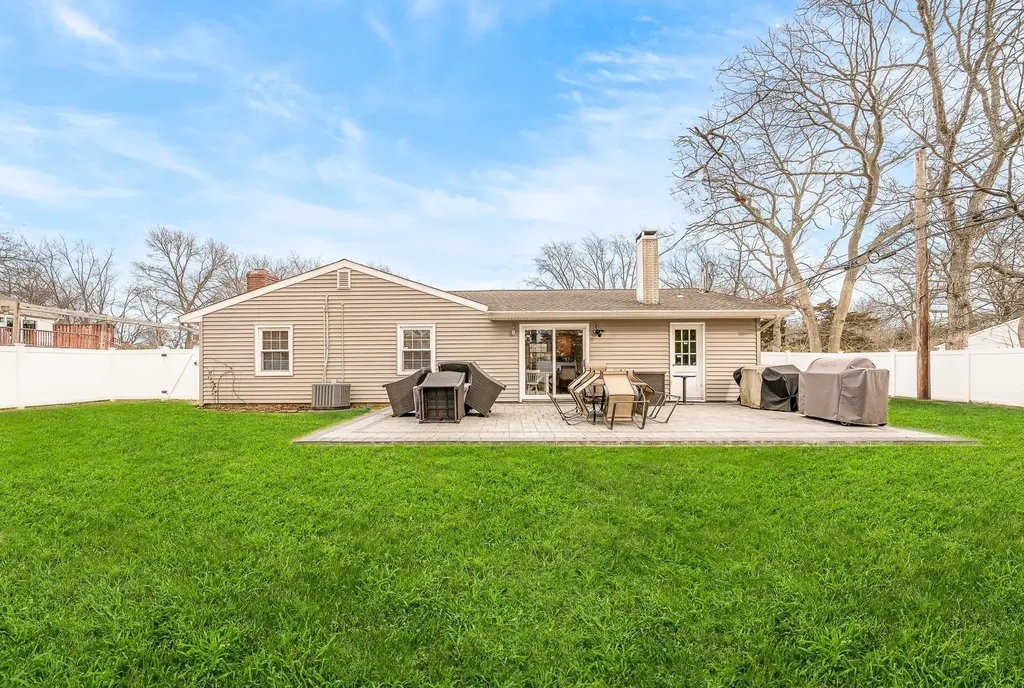 4 Pennaquid Road Coram NY 11727