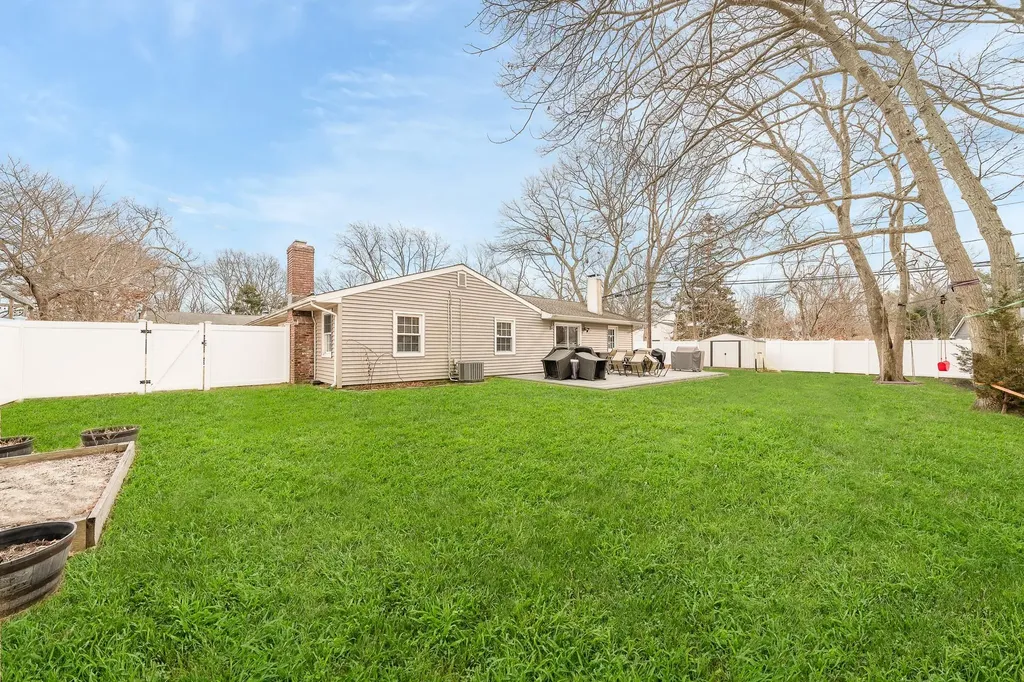 4 Pennaquid Road Coram NY 11727