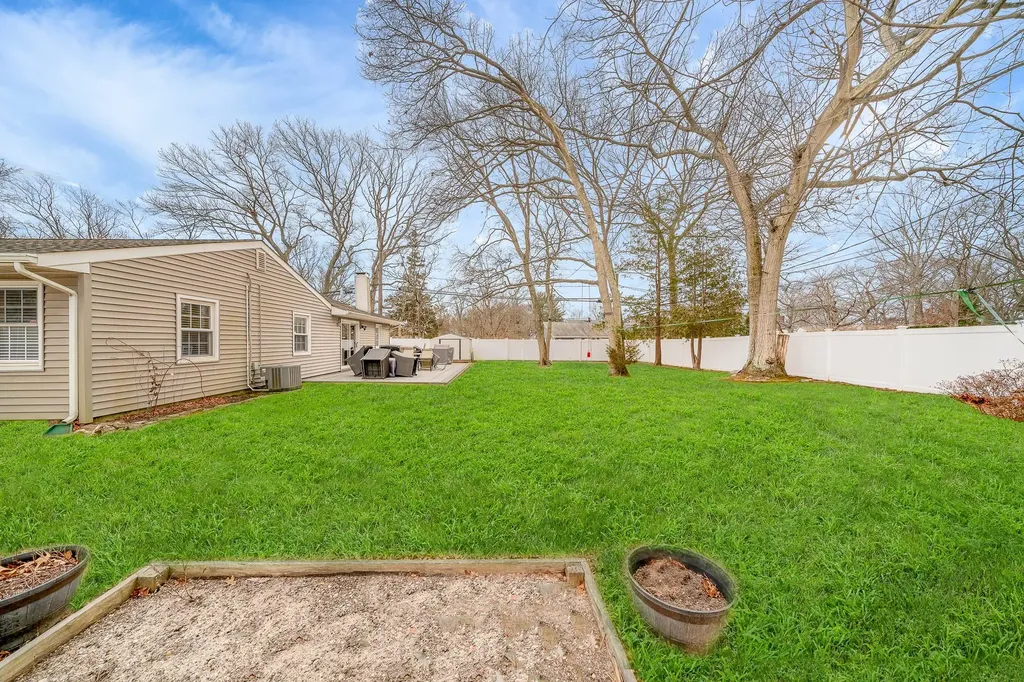 4 Pennaquid Road Coram NY 11727