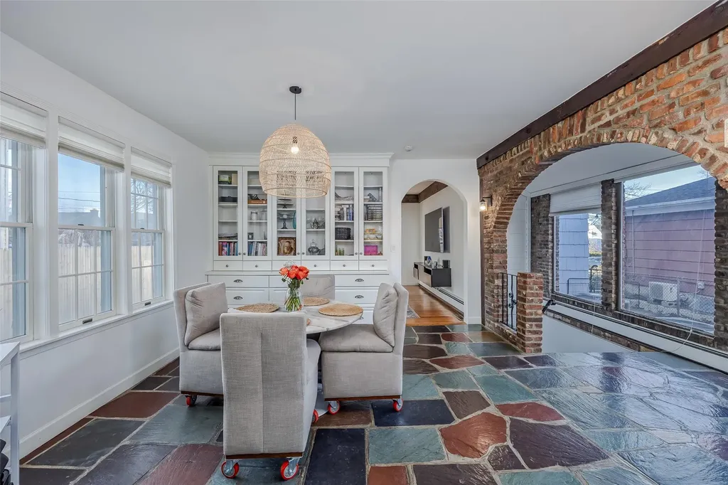 1737 Hancock Street Hewlett NY 11557