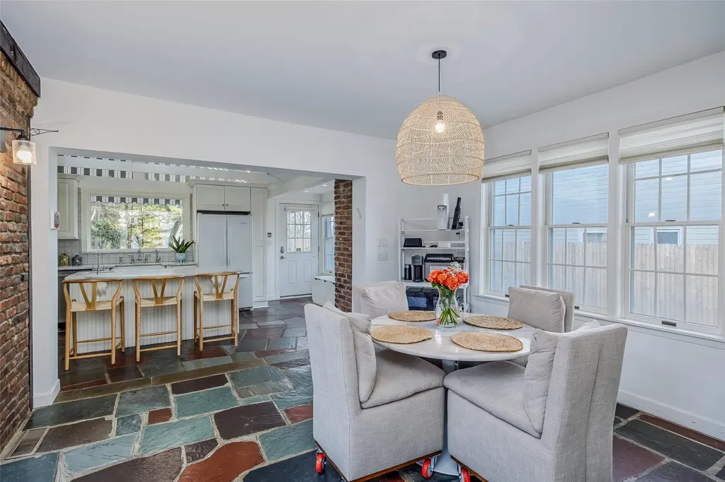 1737 Hancock Street Hewlett NY 11557