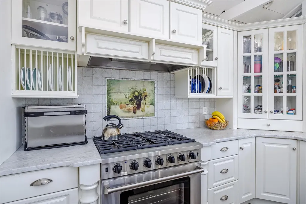 1737 Hancock Street Hewlett NY 11557